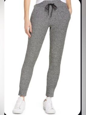 Lululemon Engineered Warmth Merino Wool-Blend Joggers  with Rib-Knit Design SZ 6